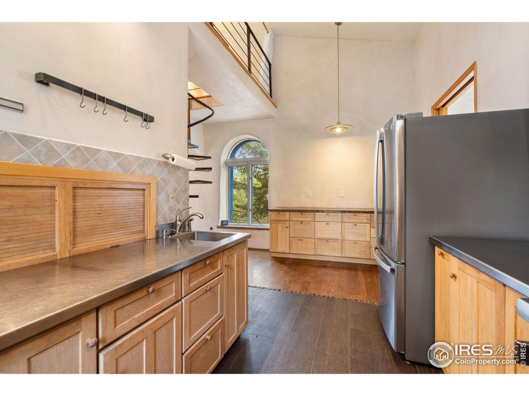 Interior, Kitchen, Pendant Lights, Wood Texture Flooring