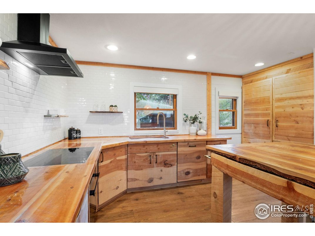 Interior, Kitchen, Recessed Lighting, Wood Texture Flooring