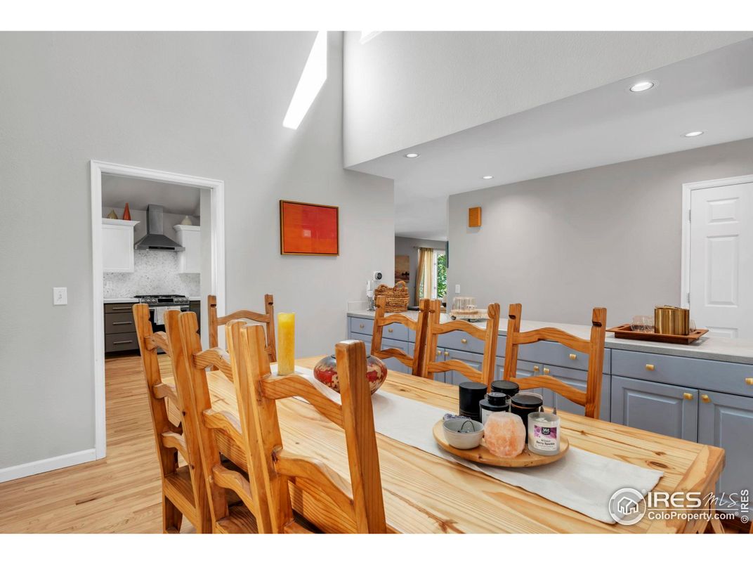 Dining room, Interior, Kitchen, Recessed Lighting, Wood Texture Flooring