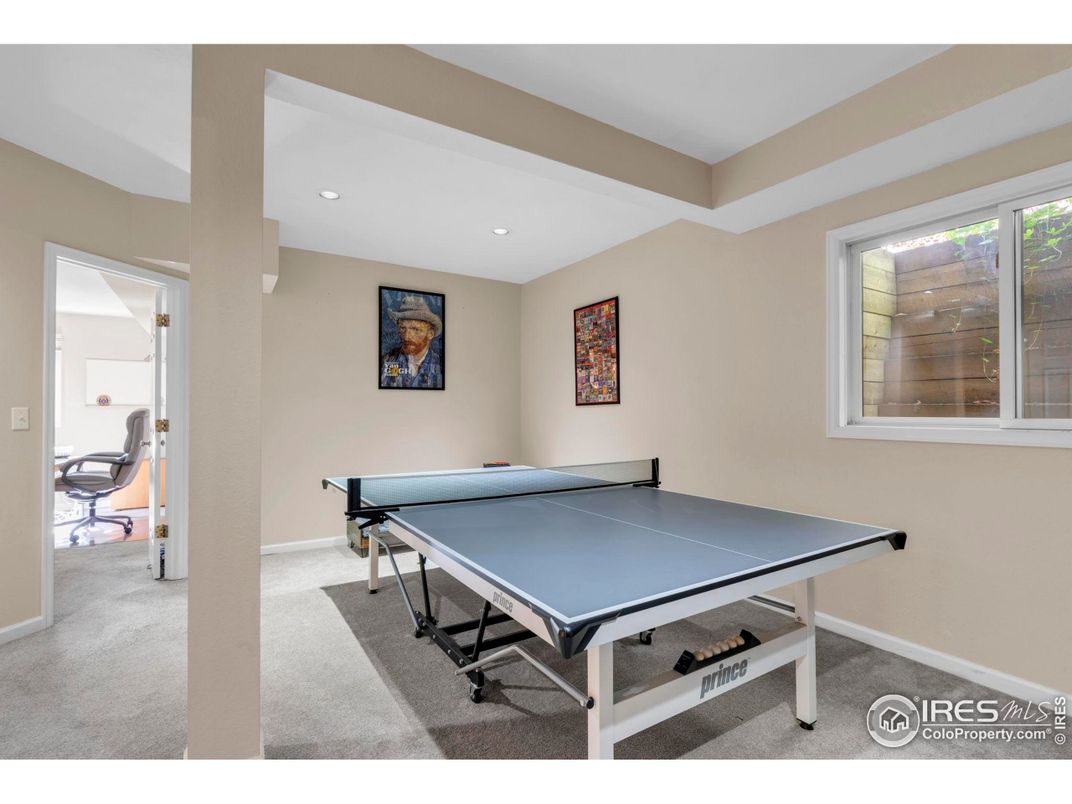 Game Room, Interior, Recessed Lighting