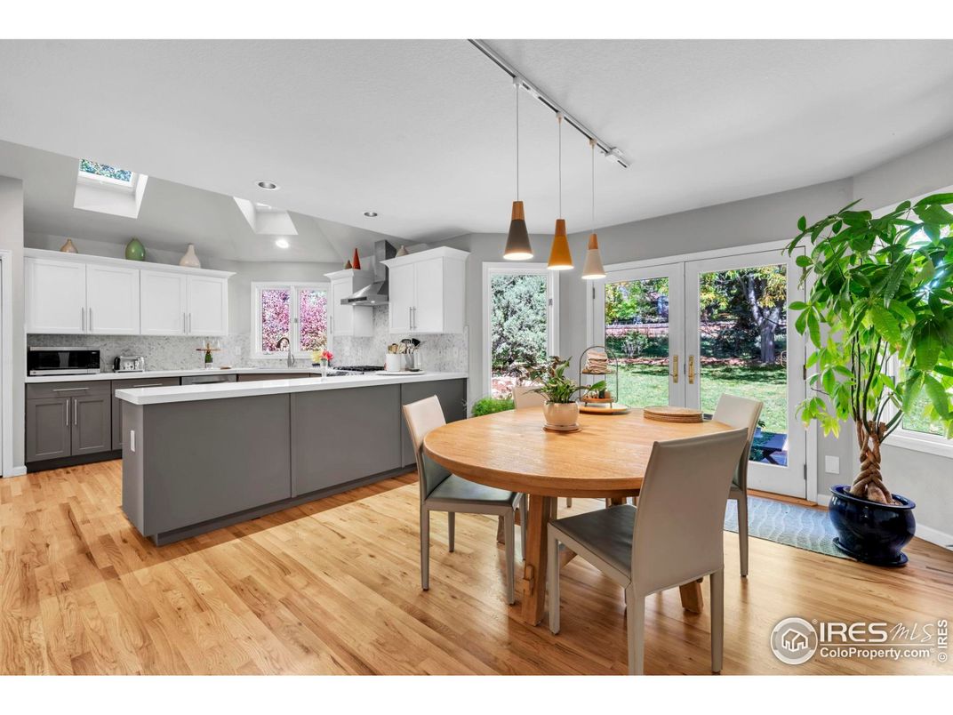Dining room, Interior, Kitchen, Pendant Lights, Recessed Lighting, Wood Texture Flooring