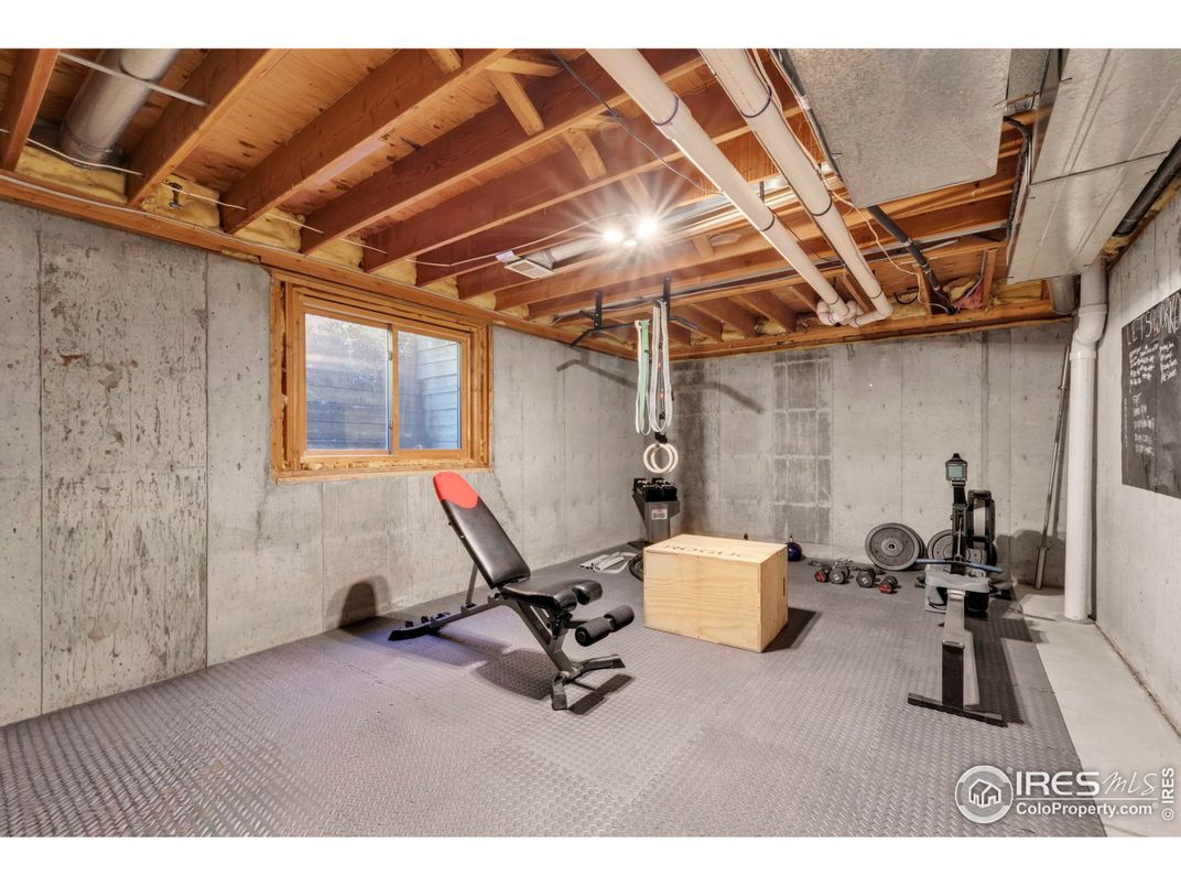 Fitness Equipment, Interior, Wooden Beams, Wooden Ceilings