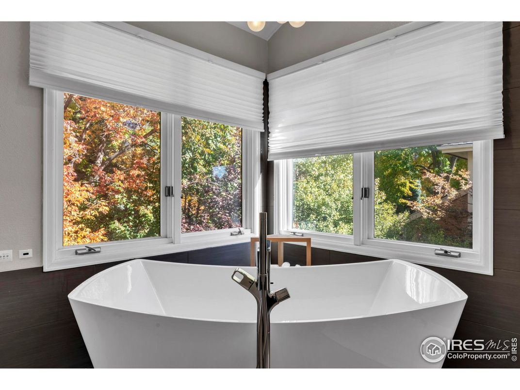 Bathroom, Free Standing Baths, Interior