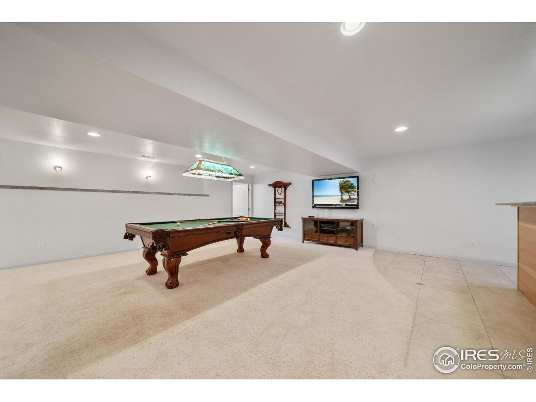 Billiard Table, Game Room, Interior, Recessed Lighting