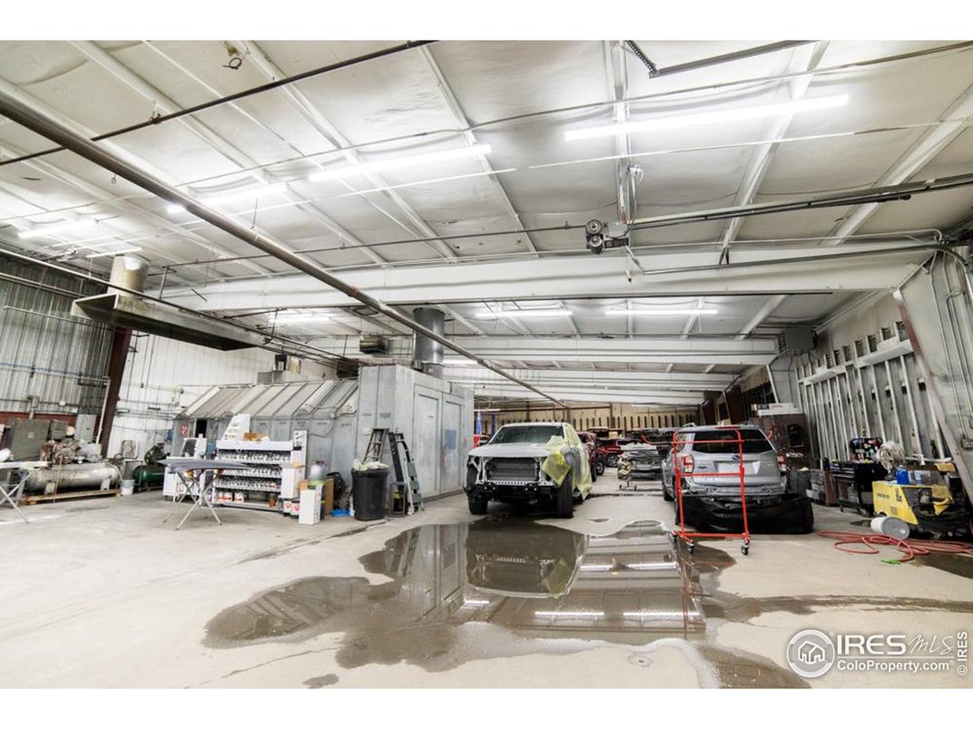 Garage, Interior