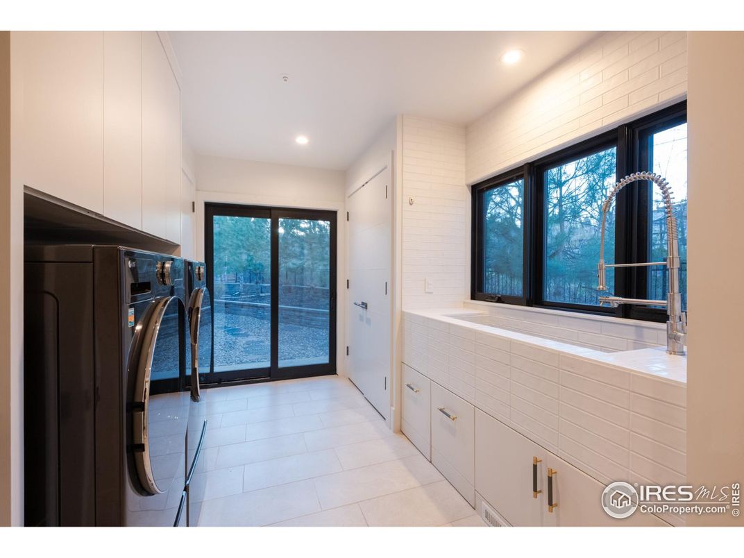 Interior, Recessed Lighting, Washer