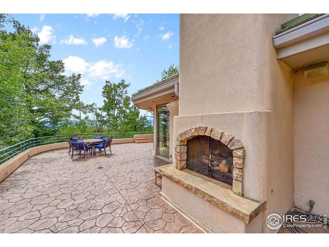 Exterior, Fireplace