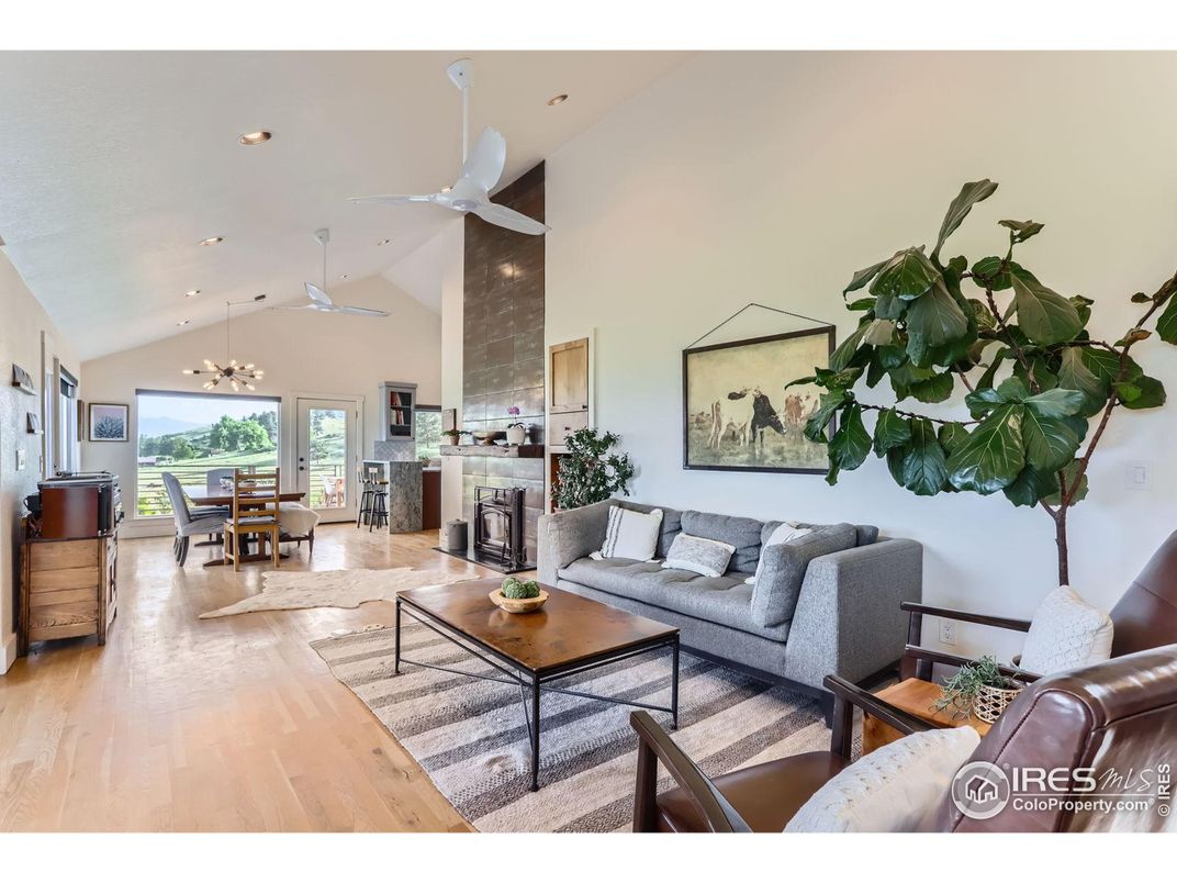 Chandelier, Dining room, Interior, Living room, Pendant Lights, Recessed Lighting, Wood Texture Flooring
