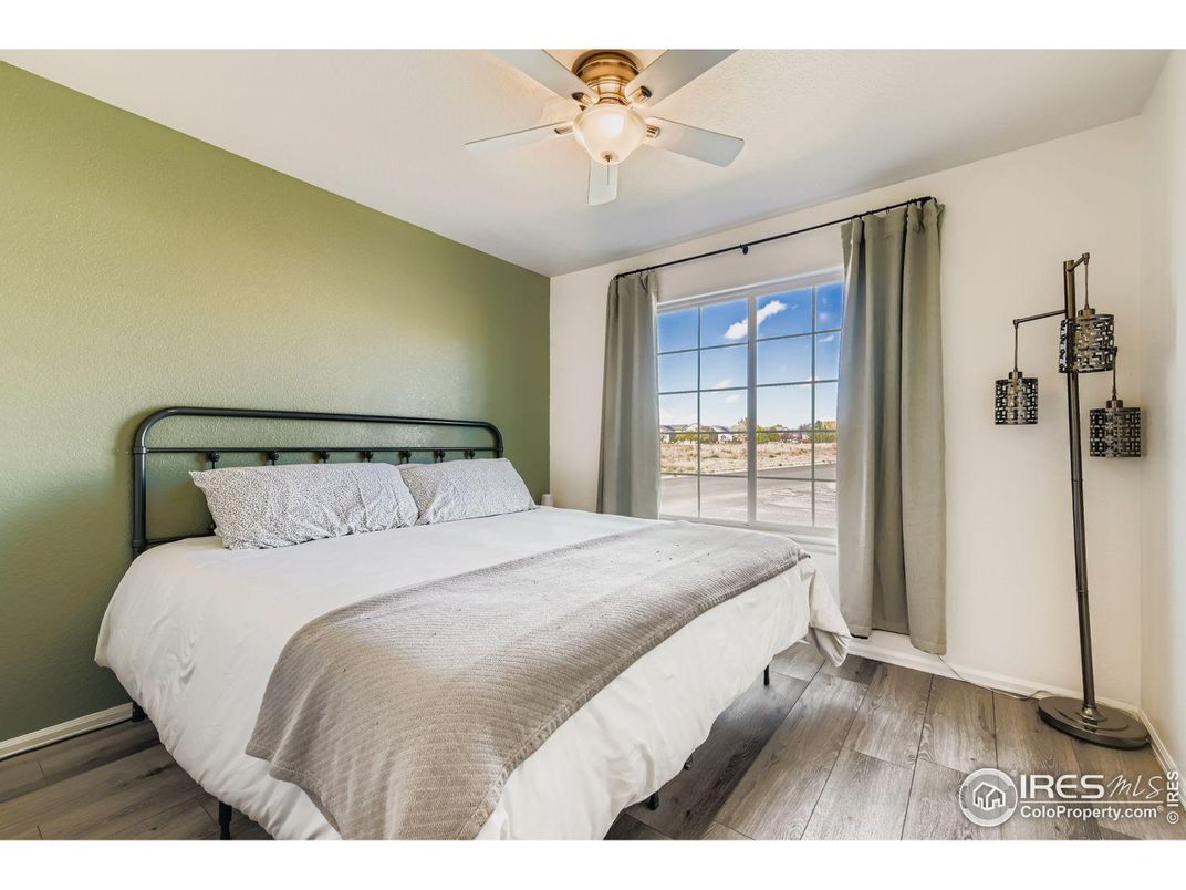 Bedroom, Interior, Water, Wood Texture Flooring