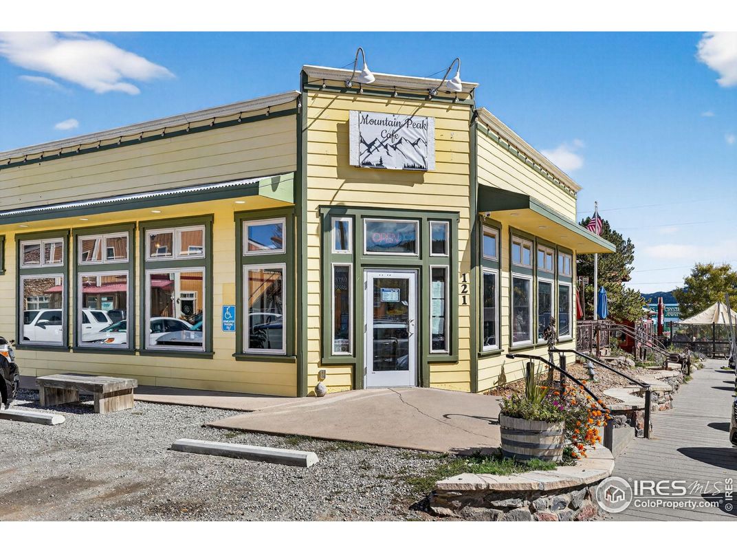 Exterior, Facade, None