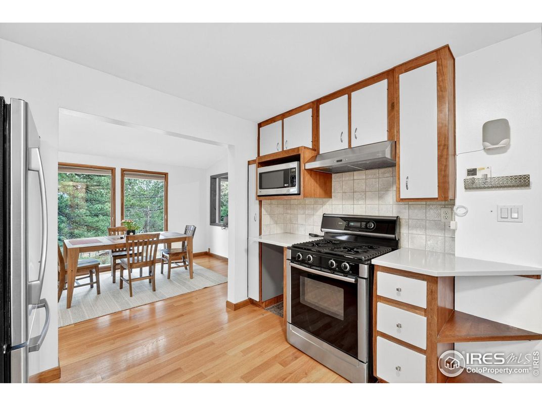 Dining room, Interior, Kitchen, Stainless Steel Appliances, Wood Texture Flooring
