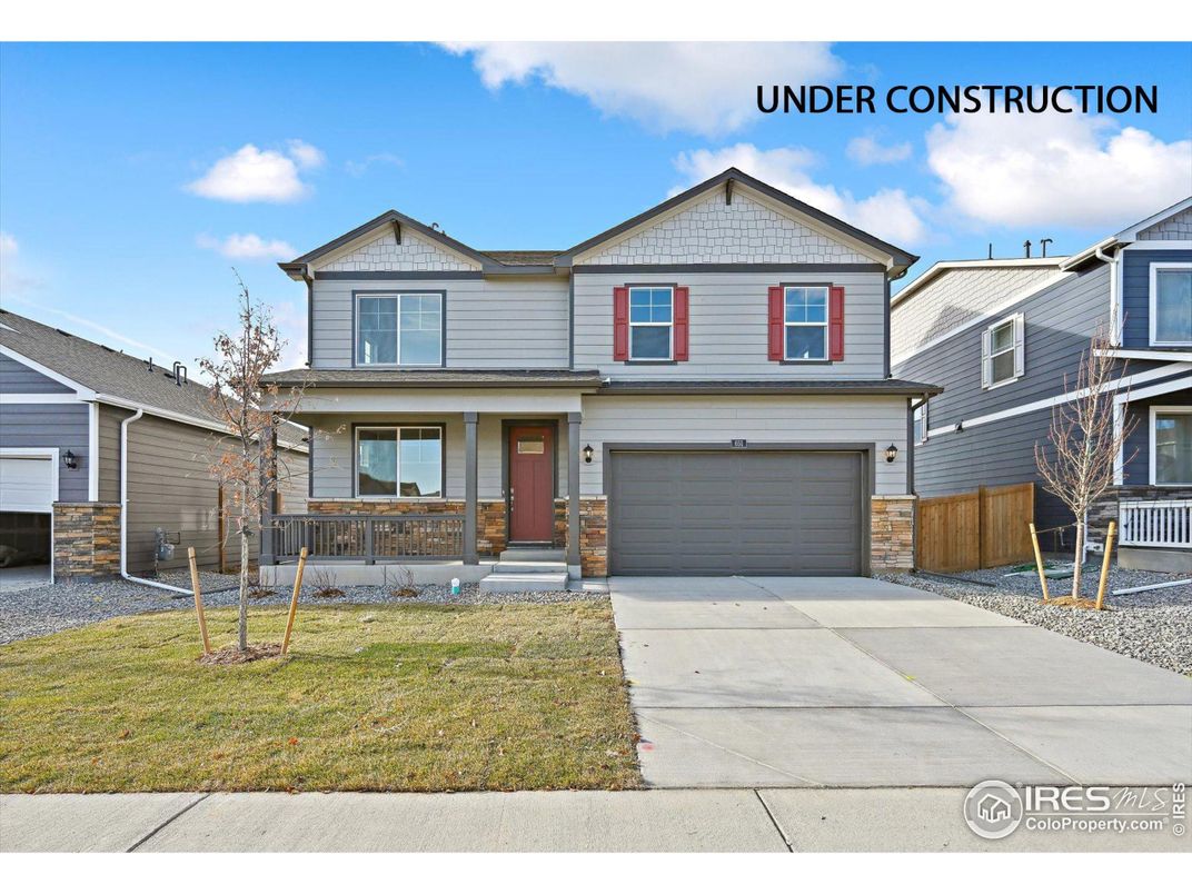 Attached, Exterior, Facade, American Craftsman