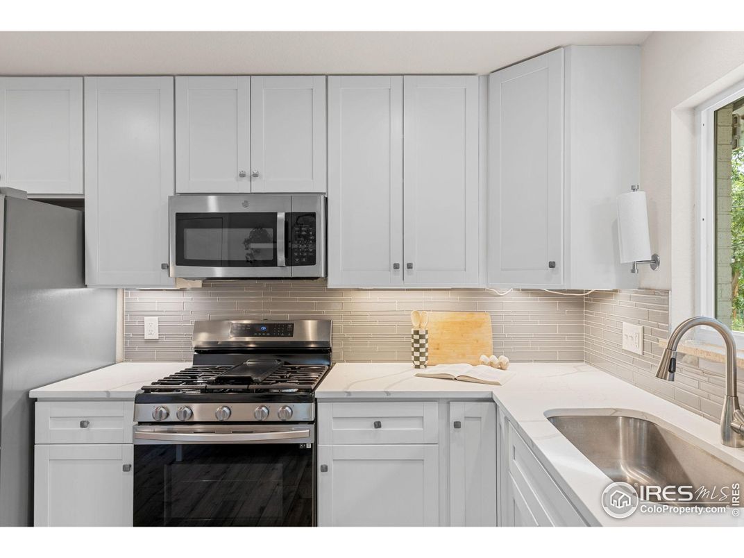 Interior, Kitchen, Stainless Steel Appliances