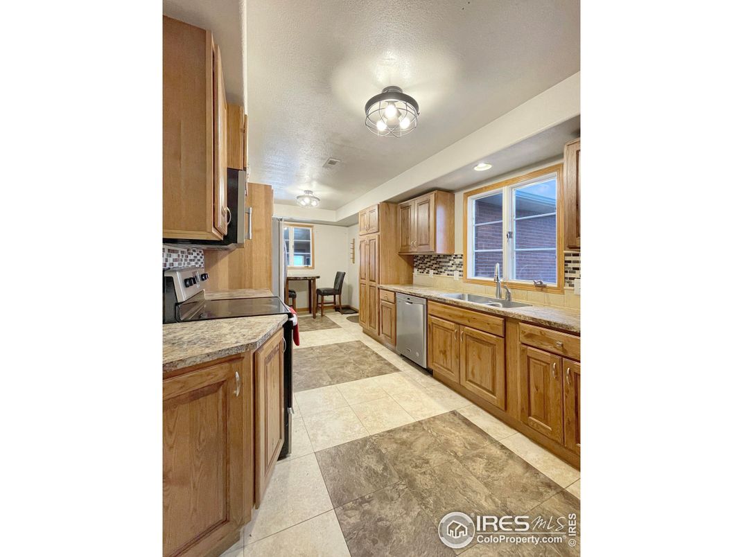 Dining room, Interior, Kitchen, Stainless Steel Appliances