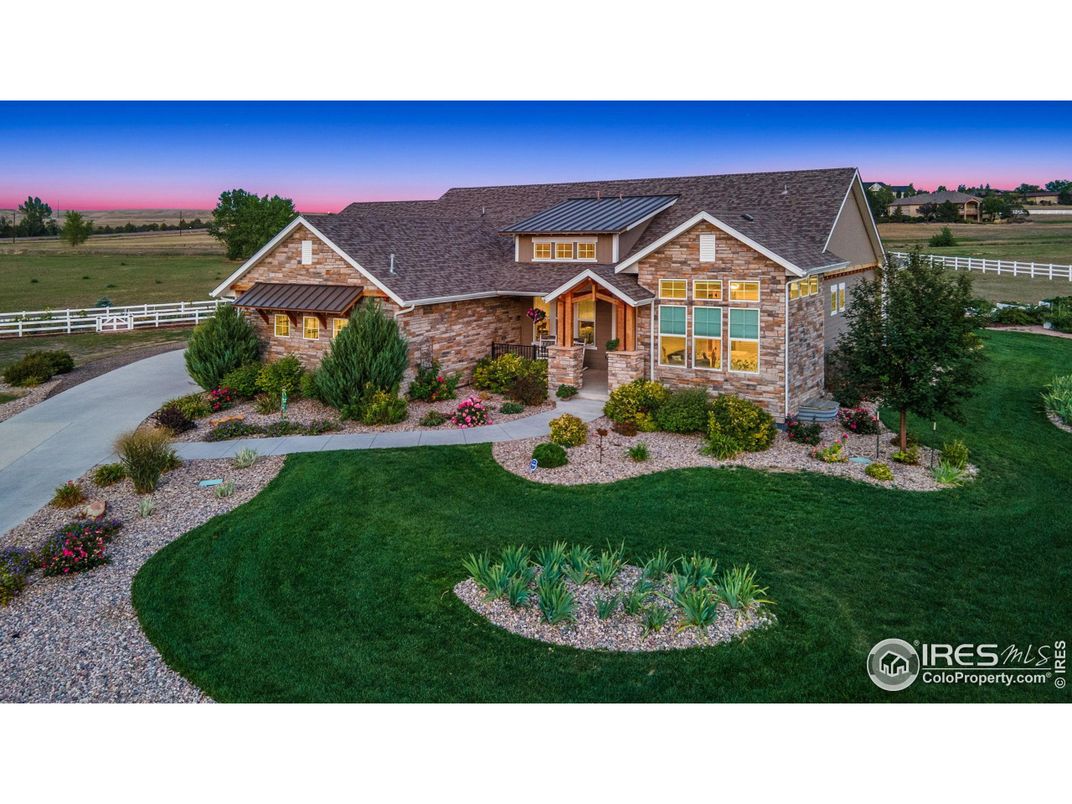 Backyard, Exterior, Facade, Log Home