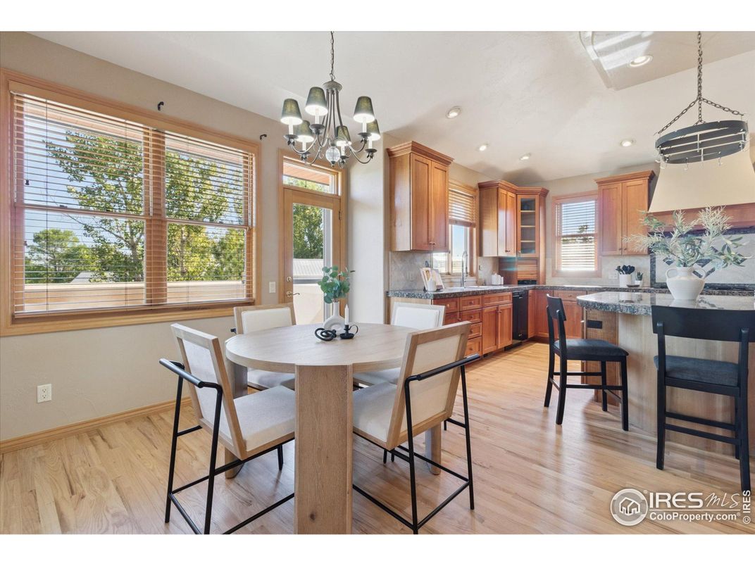 Chandelier, Dining room, Interior, Kitchen, Pendant Lights, Recessed Lighting, Wood Texture Flooring