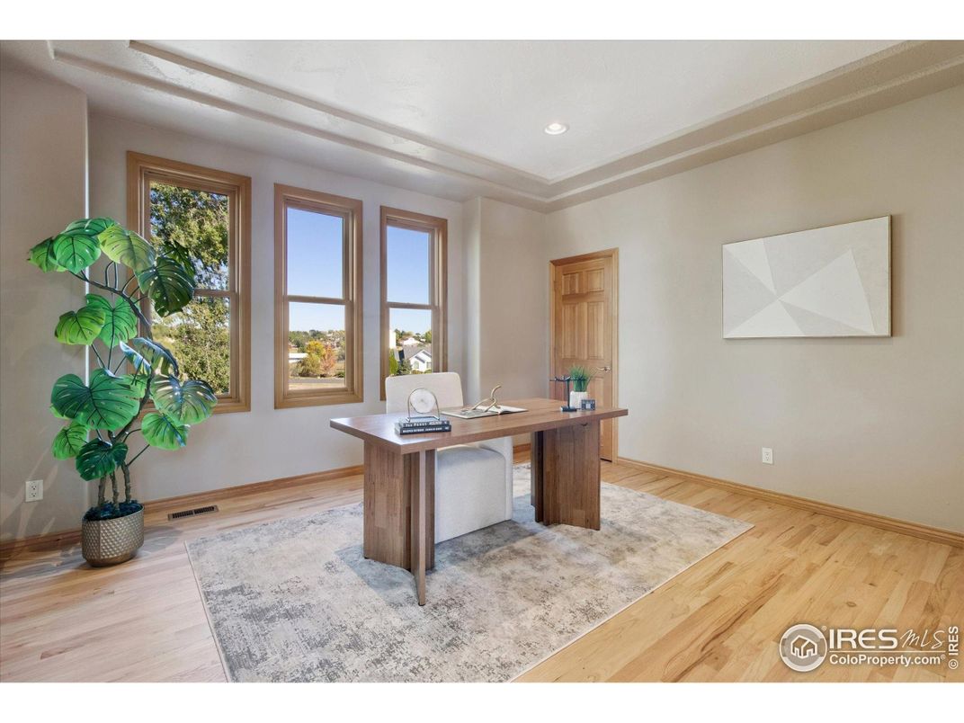 Home Office, Interior, Recessed Lighting, Wood Texture Flooring