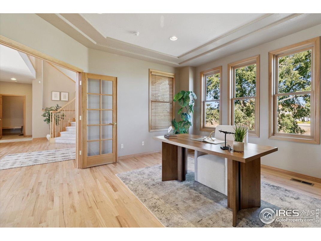 Home Office, Interior, Recessed Lighting, Wood Texture Flooring
