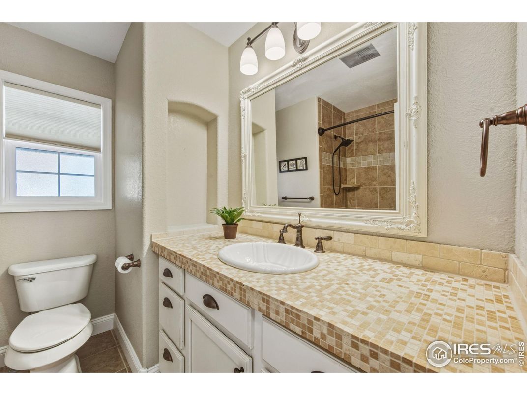 Bathroom, Interior, Tile Countertops