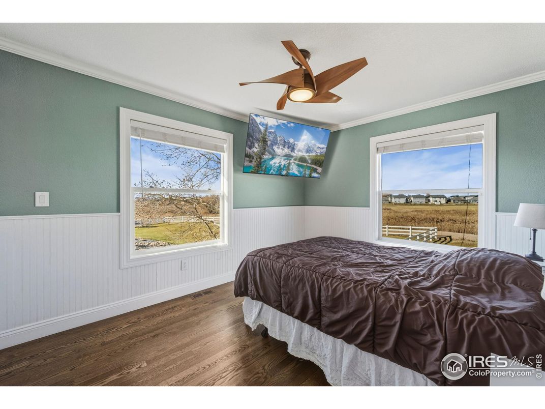 Bedroom, Interior, Water, Wood Texture Flooring