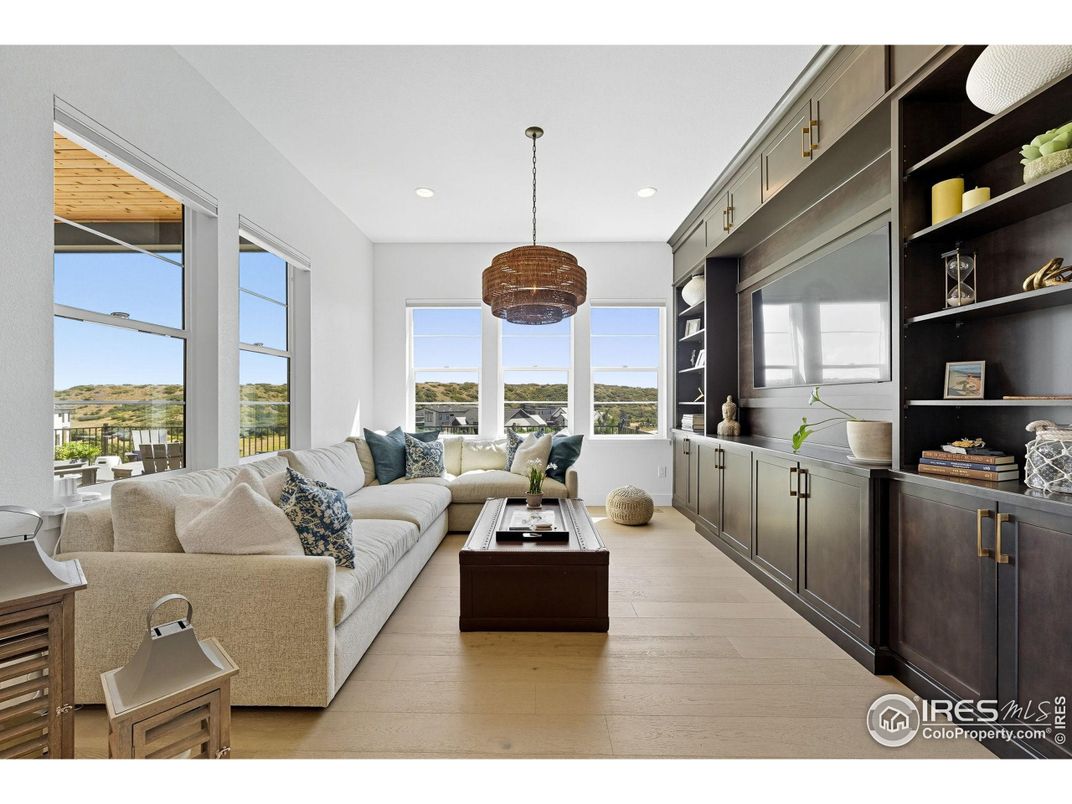 Interior, Living room, Pendant Lights, Recessed Lighting, Wood Texture Flooring