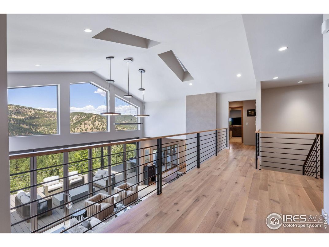 Interior, Pendant Lights, Recessed Lighting, Wood Texture Flooring
