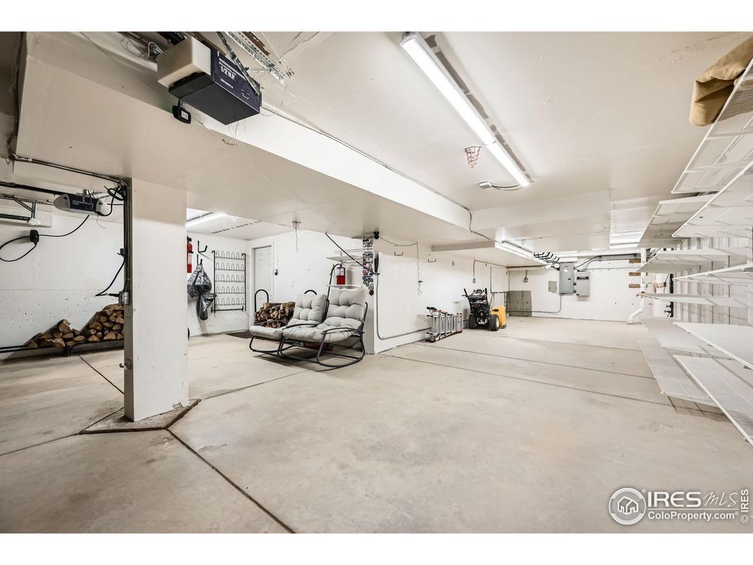 Garage, Interior