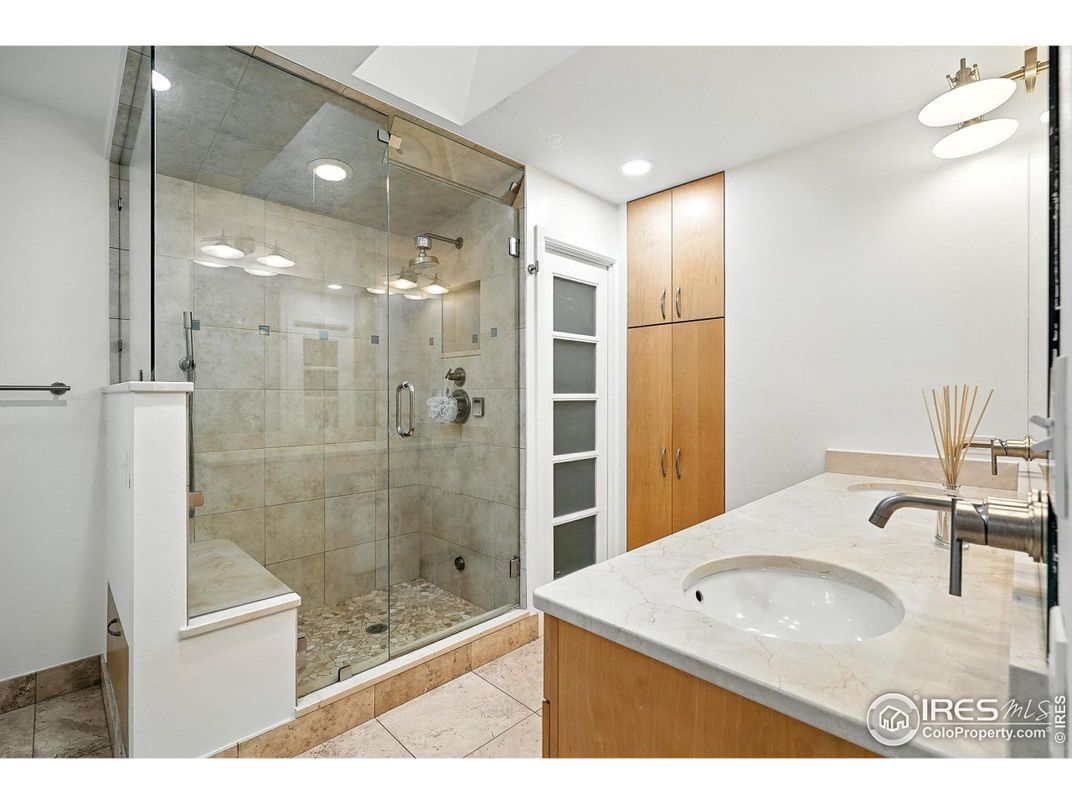 Interior, Kitchen, Living room, Recessed Lighting, Wood Texture Flooring