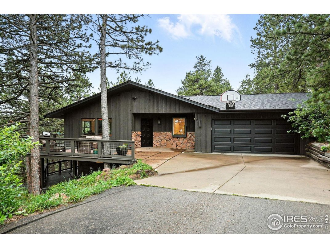 Bathroom, Interior, Recessed Lighting, Wood Texture Flooring