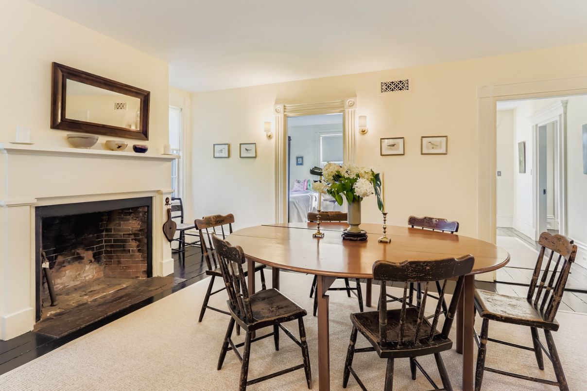 Dining room, Fireplace, Interior
