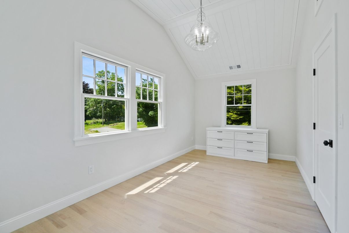 Interior, Pendant Lights, Wood Texture Flooring