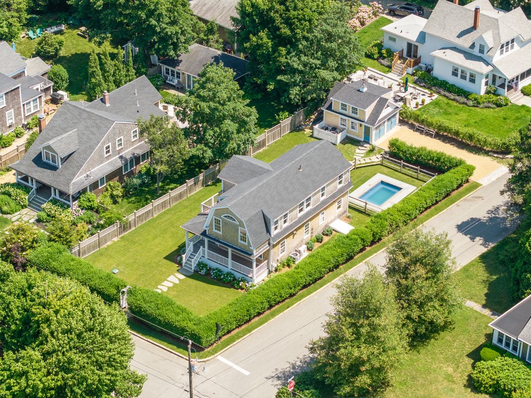 Exterior, Drone