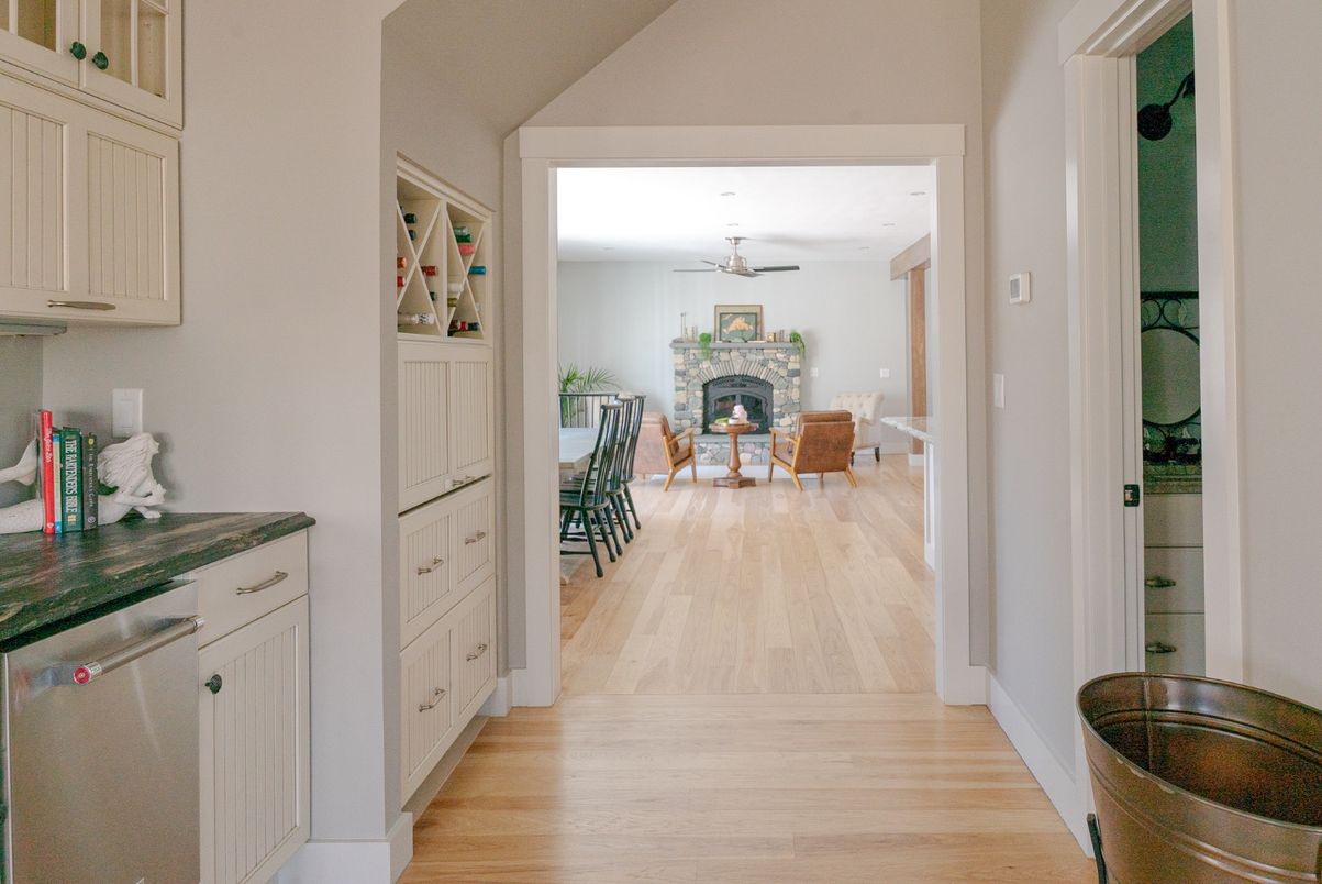 Dining room, Fireplace, Interior, Recessed Lighting, Wood Texture Flooring