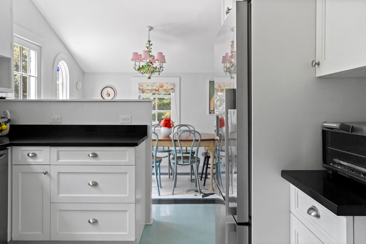 Chandelier, Dining room, Interior, Kitchen