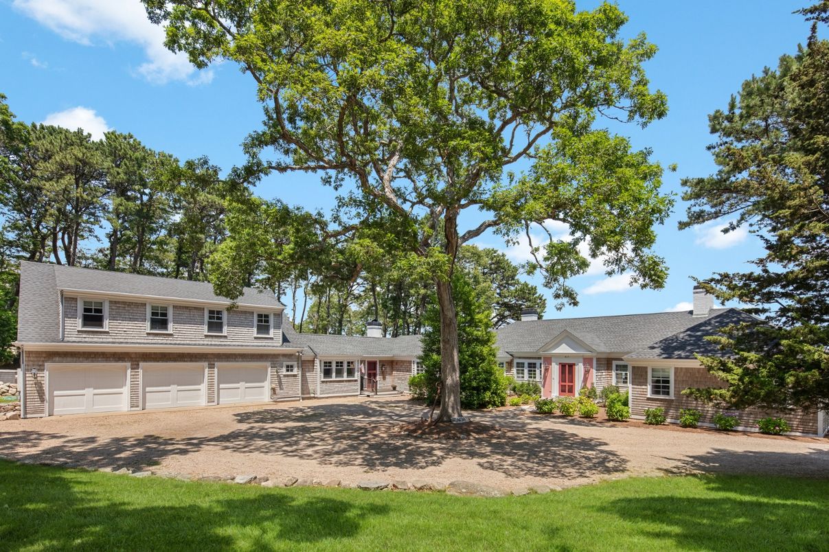 Attached, Backyard, Exterior, Facade, Split Level