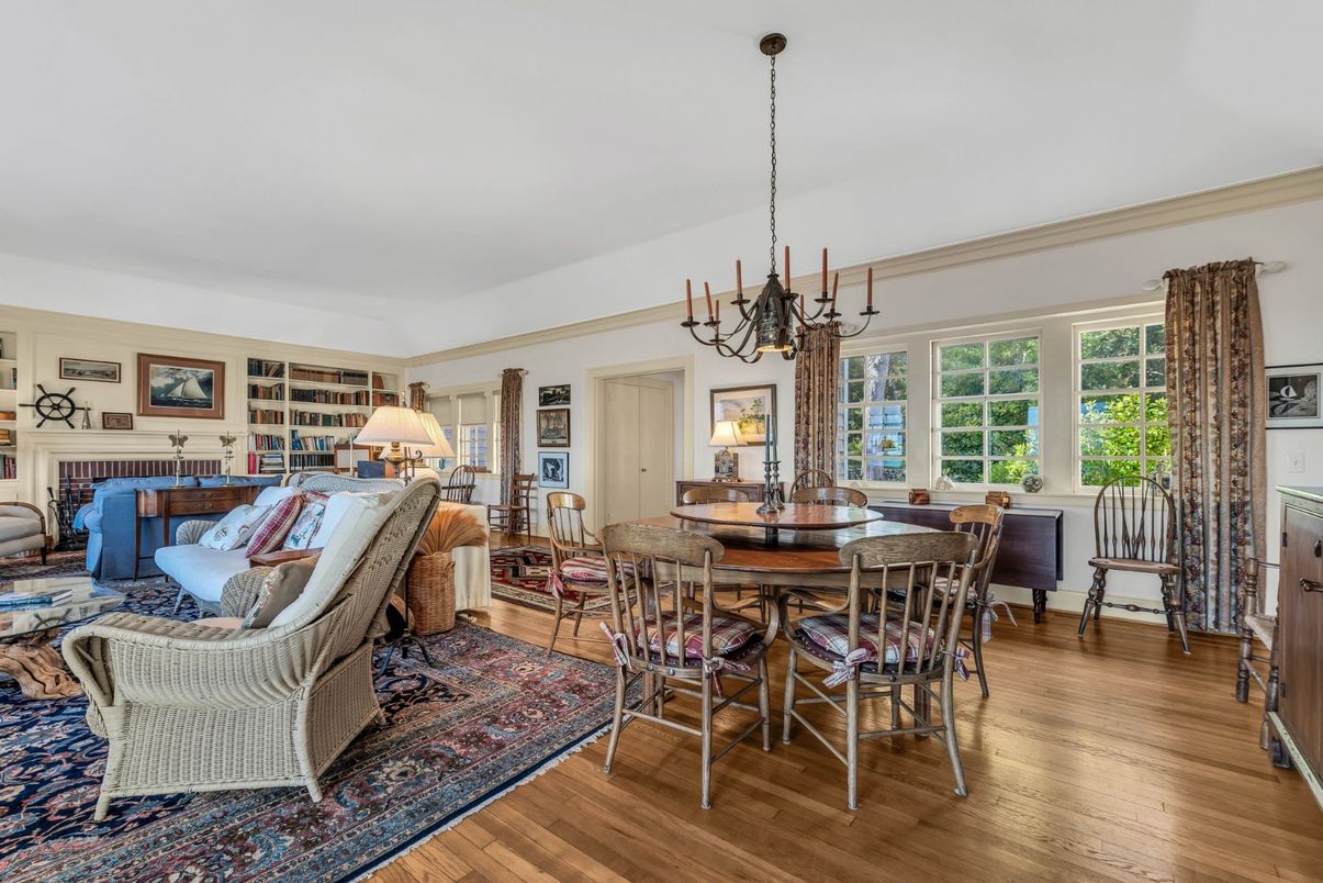 Chandelier, Dining room, Interior, Living room, Wood Texture Flooring