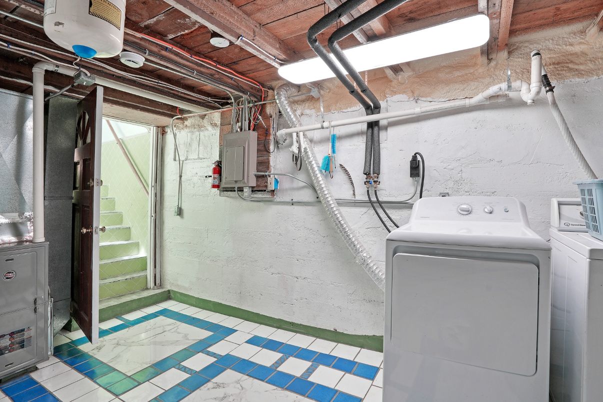 Interior, Utility Closets, Washer