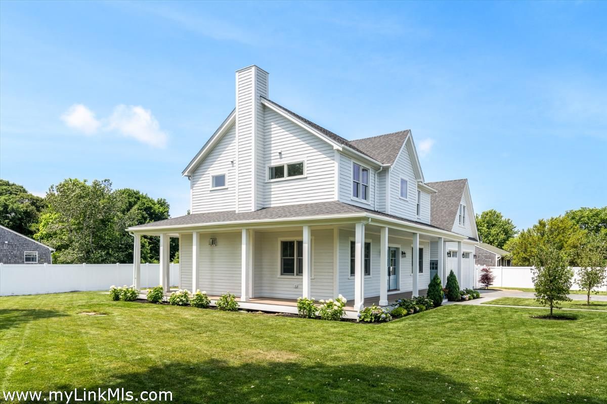 Backyard, Exterior, Facade, Farmhouse