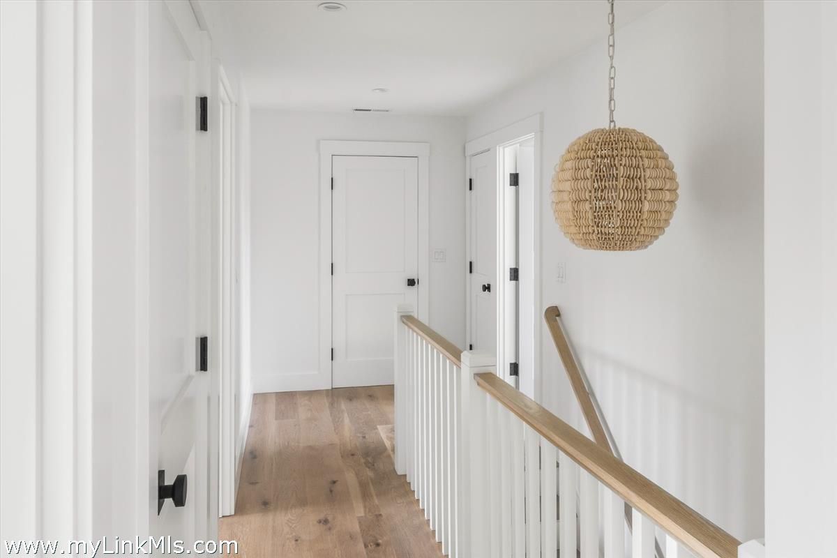 Interior, Pendant Lights, Wood Texture Flooring