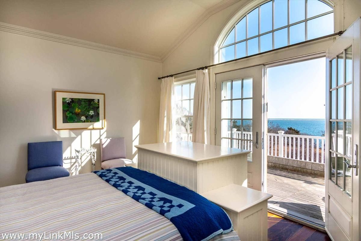 Bedroom, Interior, Water, Wood Texture Flooring