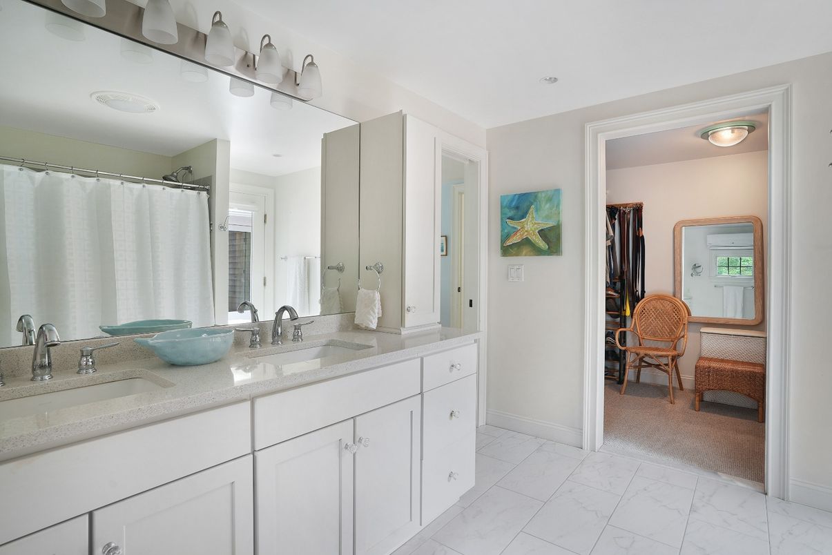 Bathroom, Dual Sink Vanities, Interior, Marble, Recessed Lighting