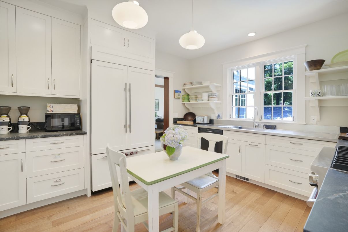 Dining room, Interior, Kitchen, Pendant Lights, Recessed Lighting, Wood Texture Flooring