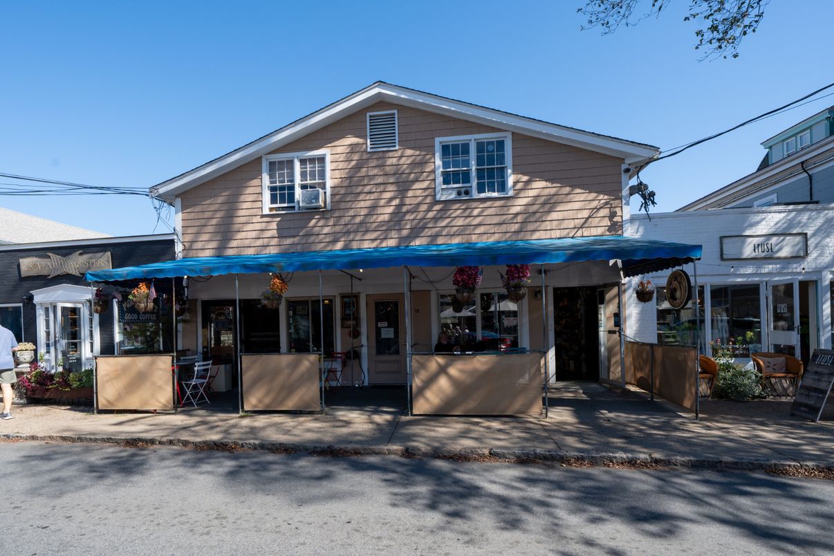 Exterior, Facade, American Craftsman