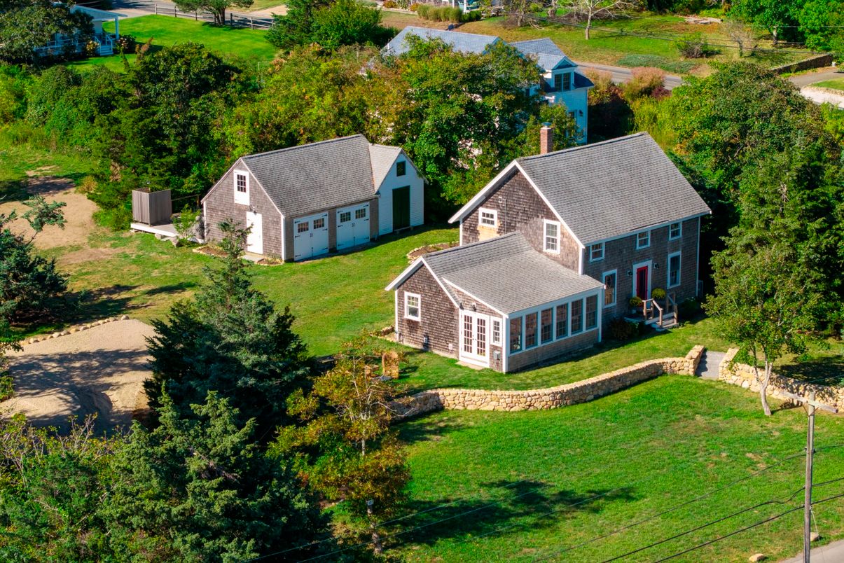 Exterior, Drone