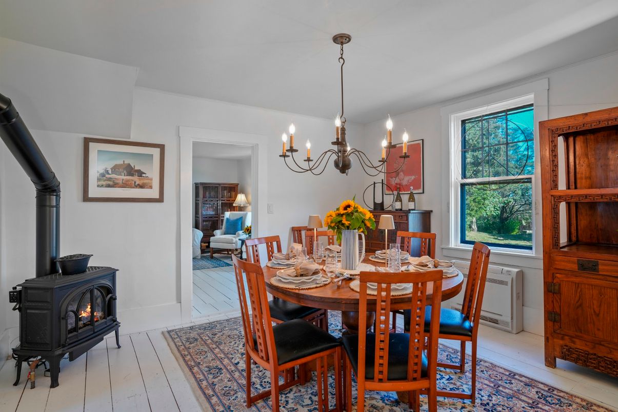 Chandelier, Dining room, Fireplace, Interior