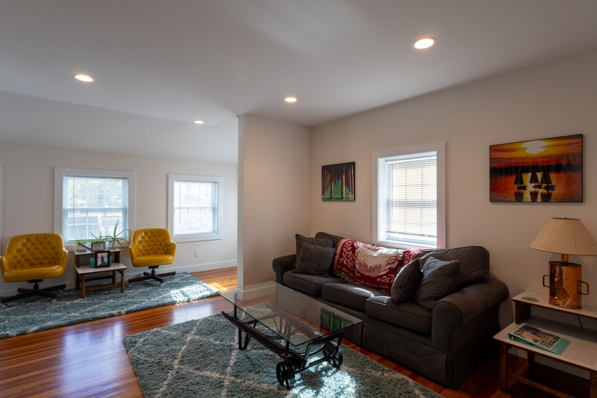 Interior, Living room, Recessed Lighting, Wood Texture Flooring