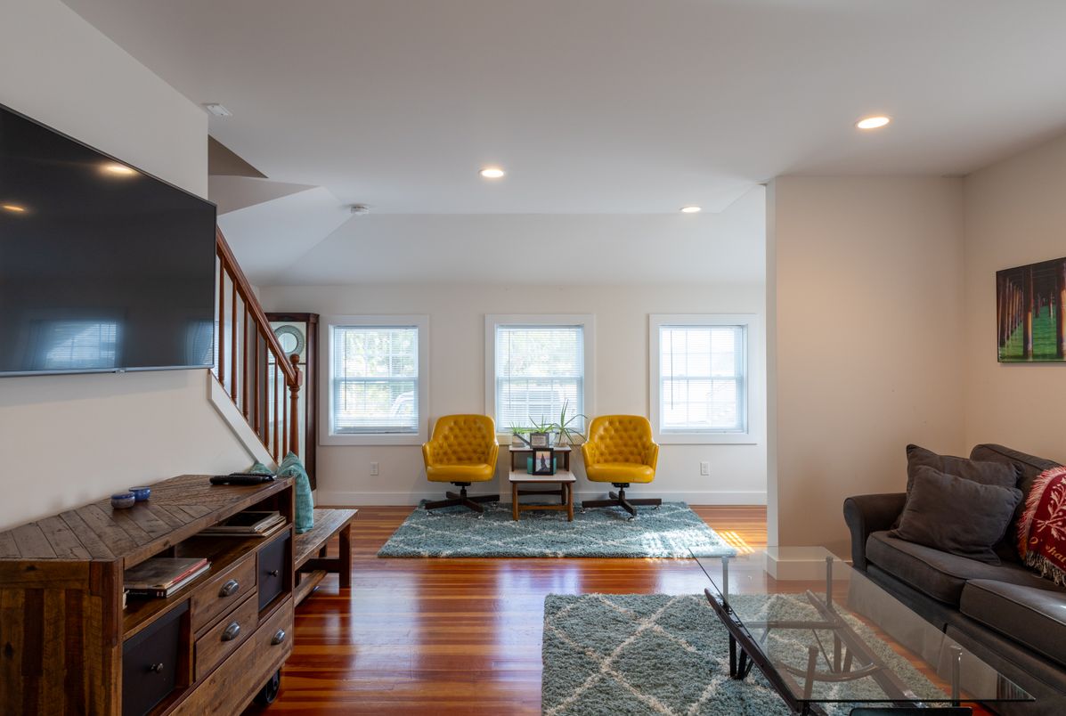 Interior, Living room, Recessed Lighting, Wood Texture Flooring