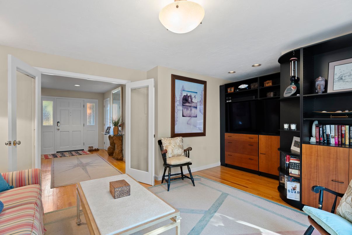 Interior, Recessed Lighting, Wood Texture Flooring