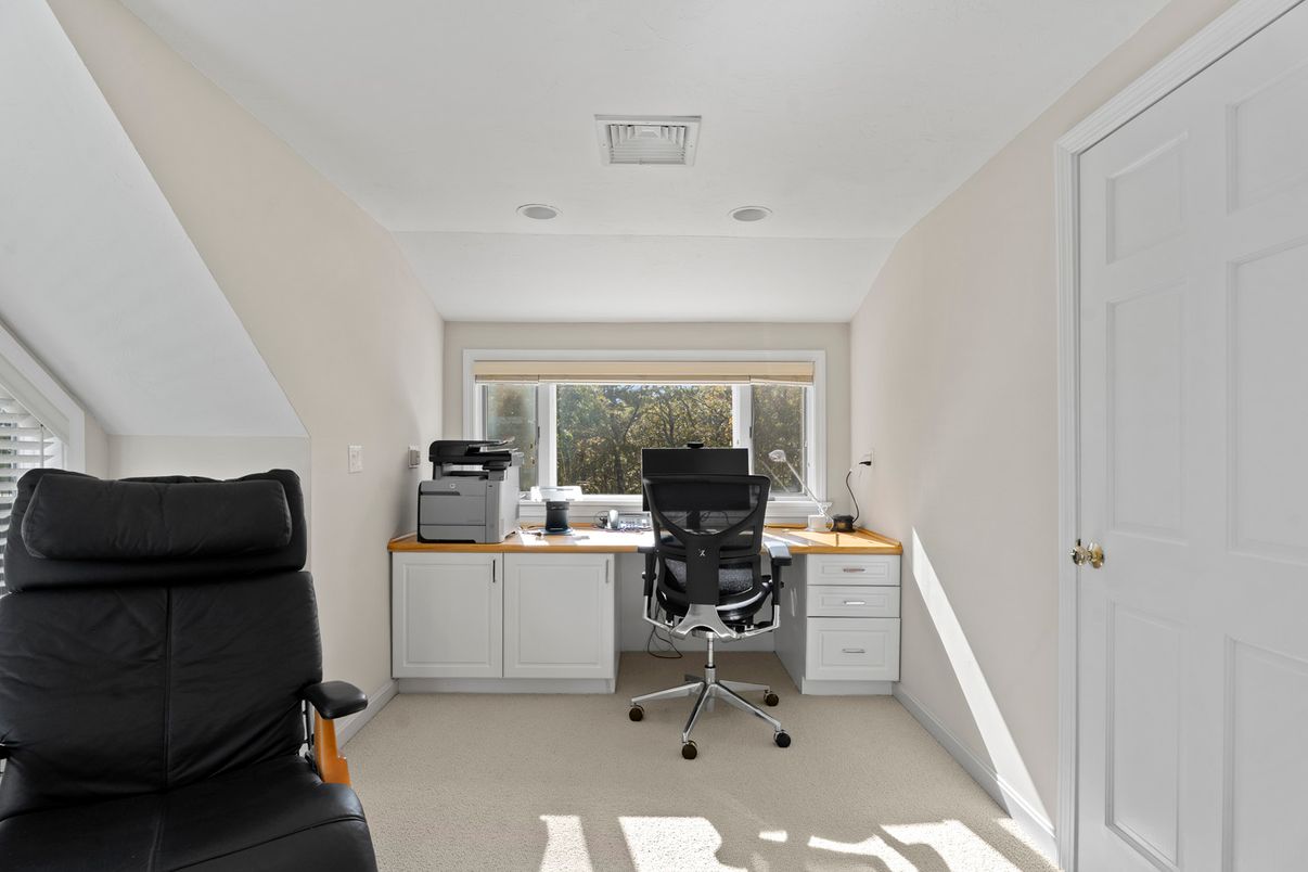 Home Office, Interior