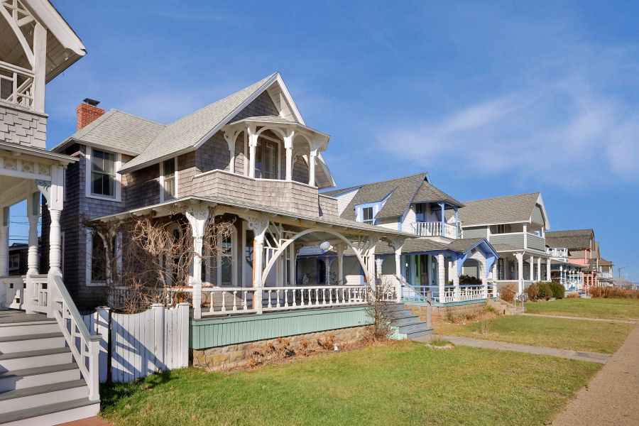 Backyard, Exterior, Facade, Queen Anne Victorian